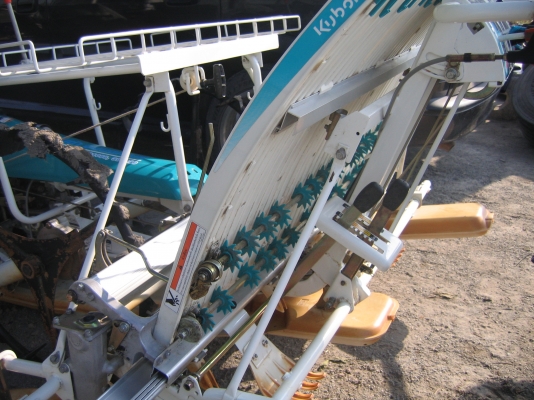 รถ ดำนา คูโบต้า แบบเดินตาม 4 แถว