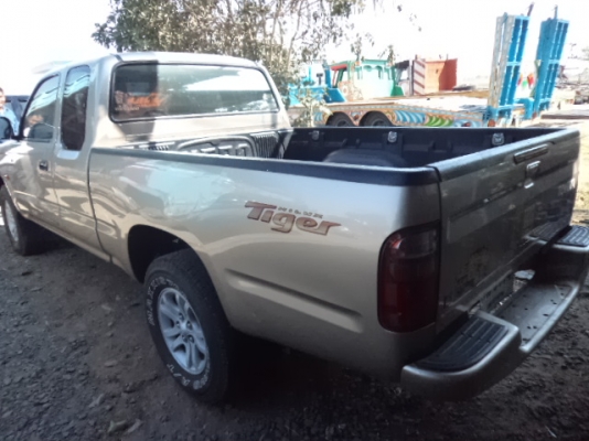 ขายรถโตโยต้าแค็บD4D ปี46 สภาพสวยๆ พร้อมใช้งานคับ