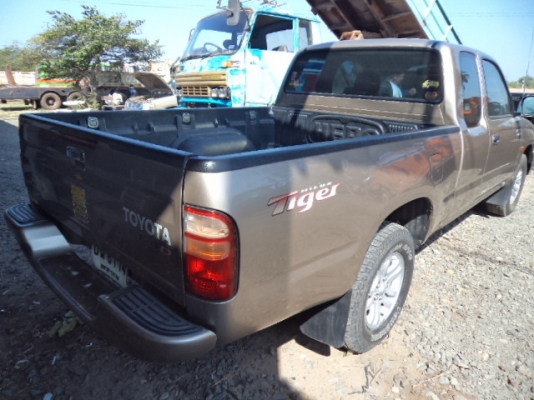 ขายรถโตโยต้าแค็บD4D ปี46 สภาพสวยๆ พร้อมใช้งานคับ