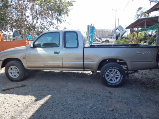 ขายรถโตโยต้าแค็บD4D ปี46 สภาพสวยๆ พร้อมใช้งานคับ