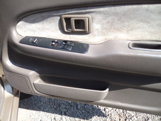 ขายรถโตโยต้าแค็บD4D ปี46 สภาพสวยๆ พร้อมใช้งานคับ