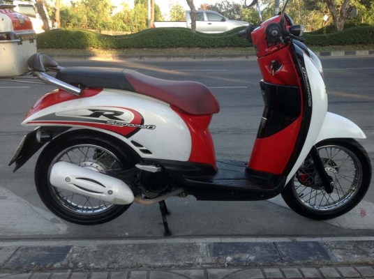 ขออนุญาติขาย  HONDA Scoopy-i  110 cc.มือเดียว สีขาวแดง หัวฉีด