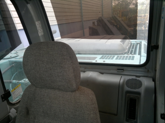 รถขุด KOBELCO  SK200-6 รถนอกนำเข้า เครื่องดี ปั้มดี เกียร์ดี ไฟเต็ม เอวแน่น แอร์เย็นเฉียบ มาถึงไทยแล้วครับ  ติดต่อ มานะ 085-9049669