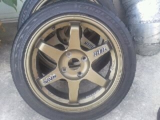 ล้อแม็กมือสองสภาพดีมียางปี2011พร้อมขอบ17 รู12000