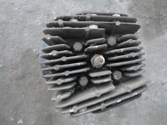 เสื้อสูบ SUZUKI K-125 แท้เก่าเก็บสนใจติดต่อโทร.081-005-8785