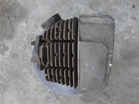 เสื้อสูบ SUZUKI K-125 แท้เก่าเก็บสนใจติดต่อโทร.081-005-8785