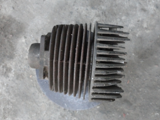 เสื้อสูบ SUZUKI K-125 แท้เก่าเก็บสนใจติดต่อโทร.081-005-8785