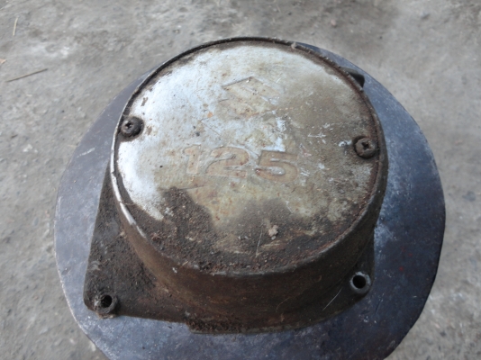 ขายฝาครอบคาบูขวา suzuki -k-125 แท้เก่าเก็บ สนใจโทร.081-005-8785 ขายฝาครอบคาบูขวา suzuki -k-125 แท้เก่าเก็บ สนใจโทร.081-005-8785