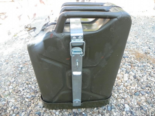 ขายถังน้ำมันเหล็ก US พร้อมถาดยึด และสายหูล๊อคกันขโมย