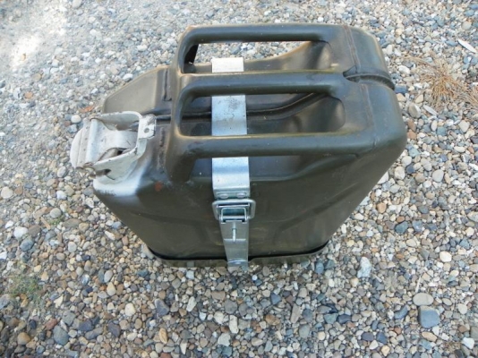 ขายถังน้ำมันเหล็ก US พร้อมถาดยึด และสายหูล๊อคกันขโมย