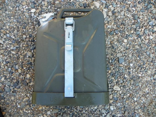 ขายถังน้ำมันเหล็ก US พร้อมถาดยึด และสายหูล๊อคกันขโมย