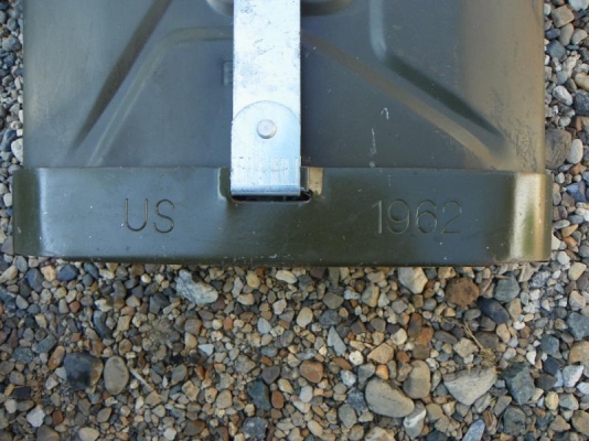 ขายถังน้ำมันเหล็ก US พร้อมถาดยึด และสายหูล๊อคกันขโมย