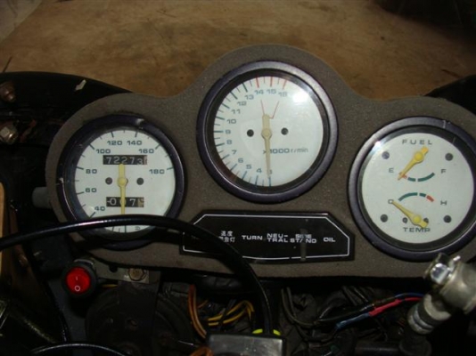 ขาย Suzuki gsxr400 R4 33000 ขาย Suzuki gsxr400 R4 33000