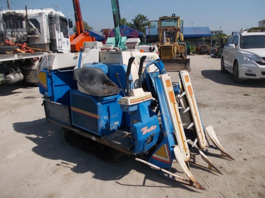 รถเกี่ยวข้าวนั่งขับISEKIพร้อมทำงานจากญี่ปุ่น www.nihonmono.com