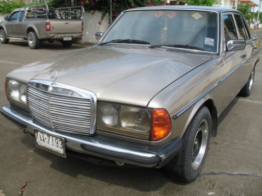 Hot !!! ขายด่วนครับ Benz W123 230e สภาพเครื่องดี แอร์เย็น LPG+1JZ จัดไฟแนนซ์ได้ ผ่อนได้
