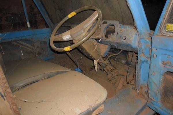 TOYOTA DYNA 75 HP หกล้อช่วงสั้น กระบะคอกไม้ยาว 3.20 เมตร สภาพดีพร้อมใช้งาน เครื่องดีสตาร์ทง่าย หัวเดิมๆภายในเก๋งยังอยู่ครบ ช่วงล่างคัชซีไม่ผุ เอกสารเล่มทะเบียนมีครบ ราคาต่อรองได้ครับ