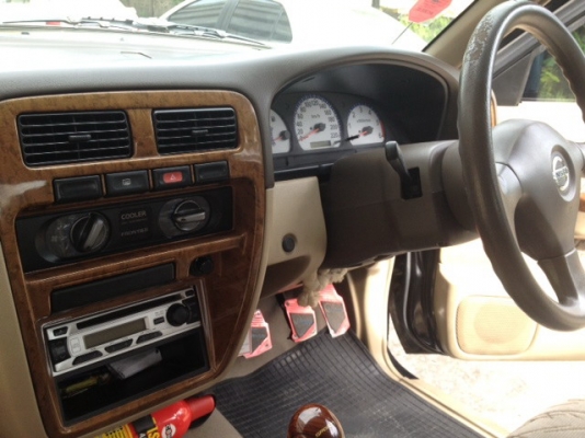 ขายกระบะนิสสันฟรอนเทียร์ 4 ประตู สีดำ