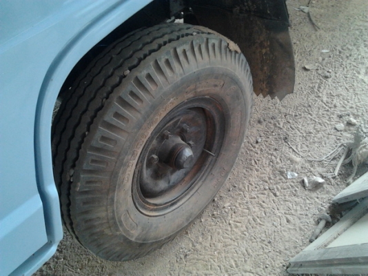 ISUZU ELF 74 HP รถบรรทุก 4 ล้อกลาง หัวเหลี่ยมสภาพอย่างสวย เครื่องแน่นไม่เยิ้ม ภายในเก๋งคอนโซลสวยอุปกรณ์ครบ กระบะเหล็กยาว 3.50 เมตร ช่วงล่างคัชซีไม่มีผุ ยางดีใช้งานได้เลย เอกสารทะเบียนครบพร้อมโอน ราคาต่อรองได้ครับ