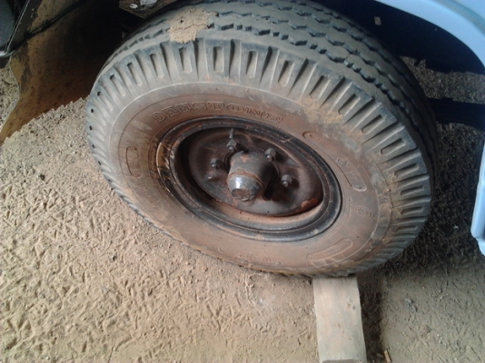 ISUZU ELF 74 HP รถบรรทุก 4 ล้อกลาง หัวเหลี่ยมสภาพอย่างสวย เครื่องแน่นไม่เยิ้ม ภายในเก๋งคอนโซลสวยอุปกรณ์ครบ กระบะเหล็กยาว 3.50 เมตร ช่วงล่างคัชซีไม่มีผุ ยางดีใช้งานได้เลย เอกสารทะเบียนครบพร้อมโอน ราคาต่อรองได้ครับ