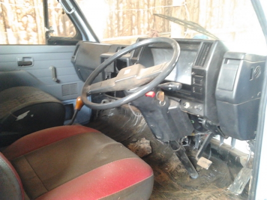 ISUZU ELF 74 HP รถบรรทุก 4 ล้อกลาง หัวเหลี่ยมสภาพอย่างสวย เครื่องแน่นไม่เยิ้ม ภายในเก๋งคอนโซลสวยอุปกรณ์ครบ กระบะเหล็กยาว 3.50 เมตร ช่วงล่างคัชซีไม่มีผุ ยางดีใช้งานได้เลย เอกสารทะเบียนครบพร้อมโอน ราคาต่อรองได้ครับ