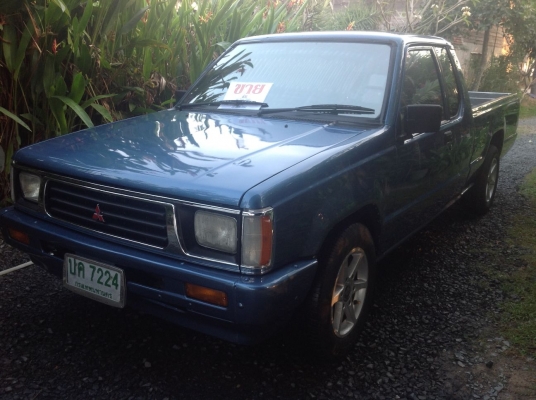 ขายครับรถพร้อมใช้งาน เครื่องเกียร์ ช่วงล่างดีมากครับ สีเงาแว๊ป