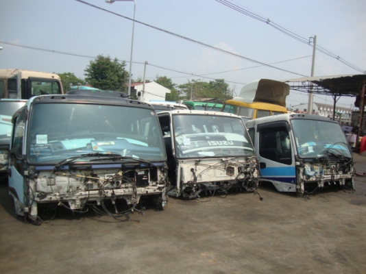 ขายรถบรรทุก6ล้อ Isuzu elf mistsu canter mazda นำเข้าญี่ปุ่น