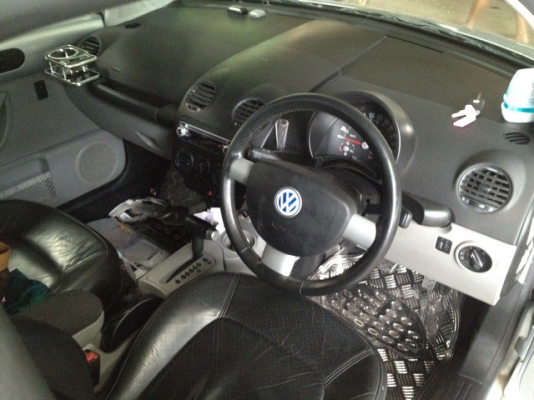 ขาย New VOLKSWAGEN Beetle 2.0 สีบอร์นเงินสภาพสวยสุดๆใช้งานปกติ ขับดีมากช่วงล่างแน่น เกียร์ออโต้เครื่อง 2,000 cc. ภายในสีดำใหม่เอี่ยม เบาะอุ่น CD พิเศษตรงคอนโซลกลาง 6 แผ่น ช่วงล่างแน่น โดยรวมไม่ต่างป้ายแดง ผู้หญิงใช้ มือเดียว ดูรถได้ที่ อ.เมือง นครราชสีมา ขาย New VOLKSWAGEN Beetle 2.0 สีบอร์นเงินสภาพสวยสุดๆใช้งานปกติ ขับดีมากช่วงล่างแน่น เกียร์ออโต้เครื่อง 2,000 cc. ภายในสีดำใหม่เอี่ยม เบาะอุ่น CD พิเศษตรงคอนโซลกลาง 6 แผ่น ช่วงล่างแน่น โดยรวมไม่ต่างป้ายแดง ผู้หญิงใช้ มือเดียว ดูรถได้ที่ อ.เมือง นครราชสีมา