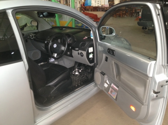 ขาย New VOLKSWAGEN Beetle 2.0 สีบอร์นเงินสภาพสวยสุดๆใช้งานปกติ ขับดีมากช่วงล่างแน่น เกียร์ออโต้เครื่อง 2,000 cc. ภายในสีดำใหม่เอี่ยม เบาะอุ่น CD พิเศษตรงคอนโซลกลาง 6 แผ่น ช่วงล่างแน่น โดยรวมไม่ต่างป้ายแดง ผู้หญิงใช้ มือเดียว ดูรถได้ที่ อ.เมือง นครราชสีมา ขาย New VOLKSWAGEN Beetle 2.0 สีบอร์นเงินสภาพสวยสุดๆใช้งานปกติ ขับดีมากช่วงล่างแน่น เกียร์ออโต้เครื่อง 2,000 cc. ภายในสีดำใหม่เอี่ยม เบาะอุ่น CD พิเศษตรงคอนโซลกลาง 6 แผ่น ช่วงล่างแน่น โดยรวมไม่ต่างป้ายแดง ผู้หญิงใช้ มือเดียว ดูรถได้ที่ อ.เมือง นครราชสีมา