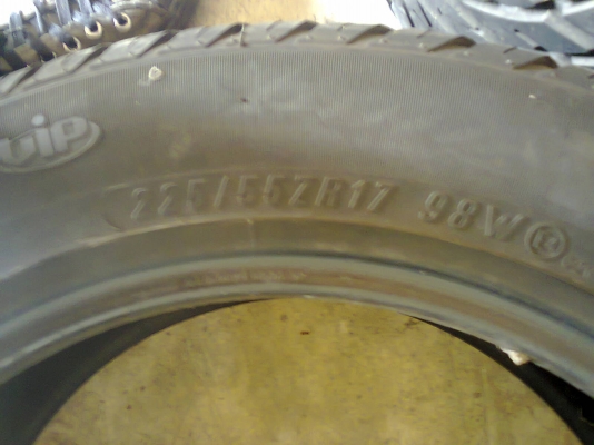 ขายยางขอบ 17 ''  สภาพดี ยางปี 09 ราคาถูก 4 เส้น ราคาคุยกันได้