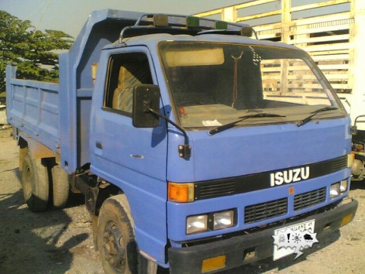 ISUZU NPR 130 HP 4BG1 หกล้อดั๊มพ์ กระบะดั๊มพ์เหล็ก 4 ตันยาว 3.20 เมตรสภาพอย่างสวย เครื่องดี ภายในเก๋งคอนโซลสวยครบ เกียร์สั้น ช่วงล่างใหญ่ F หน้าหลัง ยางสภาพดีพร้อมใช้งาน เอกสารทะเบียนครบพร้อมโอน ราคาต่อรองได้ครับ