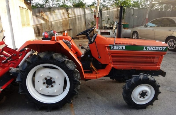 รถแทรคเตอร์ 4 WD KUBOTA L-1802DT พร้อมโรตารี่ สภาพเก่านอกแท้ นำเข้าเองจากญี่ปุ่น