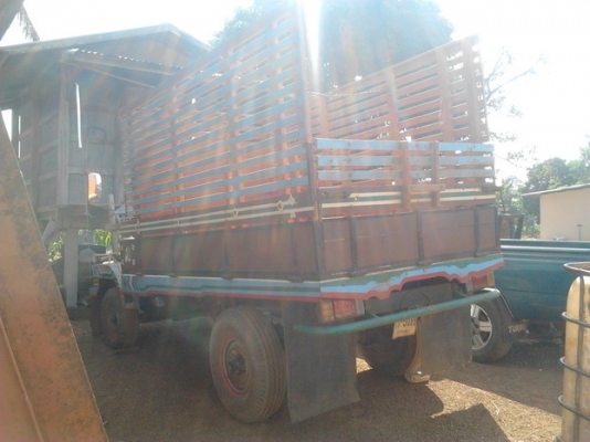 ขายด่วน รถอีแต๋น เครื่อง 11 แรง KUBOTA ET110 เกียร์ของ ISUZU NPR 115 กระบะคอกไม้ทรงโคราชสภาพสวยไม่มีผุเลย คัชซีหน้า 4 ช่วงล่างเพลาลอย ใช้ยาง 7.50 ขอบ 16" สภาพดีพร้อมใช้งานได้เลย ราคาต่อรองได้นะครับ