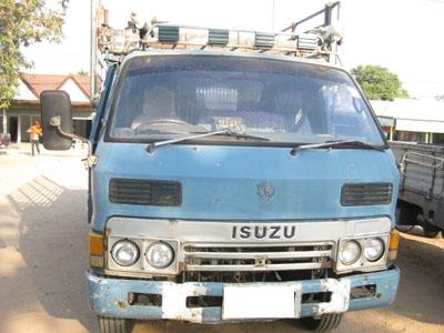 ขาย Isuzu 6 ล้อ KS 110 แรง F หลัง เกียร์เสื้อลาย มีสโลว์ โทร 088-4501277