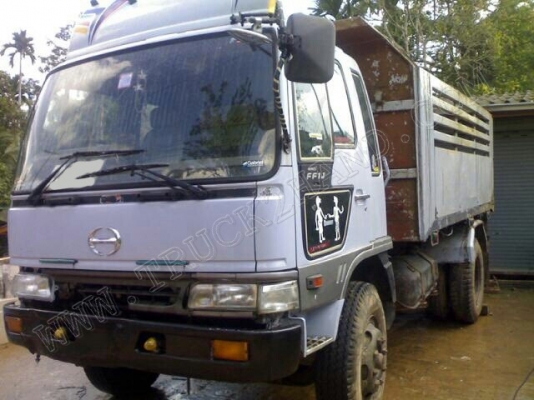 รถบรรทุก 10 ล้อดั๊มพ์ ยี่ห้อ HINO 195 แรงม้า
