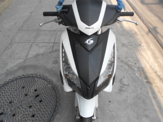 Air Blade เครื่องดีมากๆครับ รถไม่เคยล้มครับ ราคาถูกๆครับ