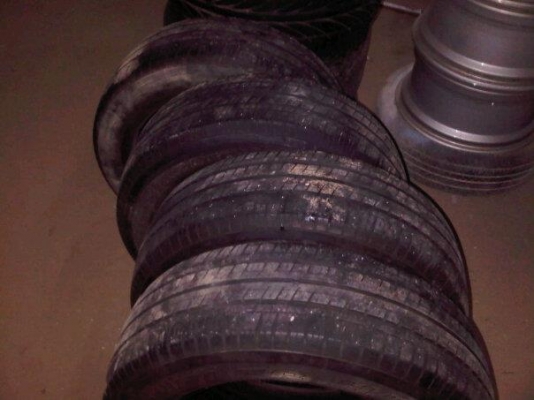 ขายยาง bridgestone   225/65R17  สัปดาที่ 35/11 ขาย  3500