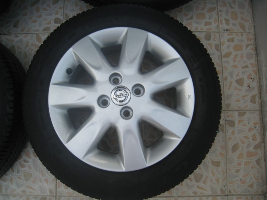ขายล้อแม็ก Nissan March 15"x5.5" et 50 4 รู 100 +ยางปี 10 (081-3747940)