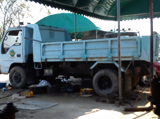 ขายรถบรรทุก 6 ล้อดั้ม ISUZU NKR110แรง