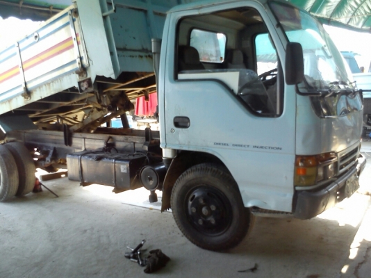 ขายรถบรรทุก 6ล้อ ดั๊ม  ISUZU NKR 110 แรง กระบะมีเนี่ยม