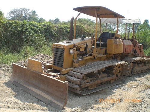 มิตซูบิชิ B D 2-F เก่านอก