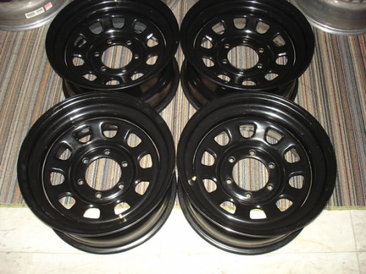 ขายล้อเหล็กออฟโรด  6 รู.....สวยๆ เชิญครับ