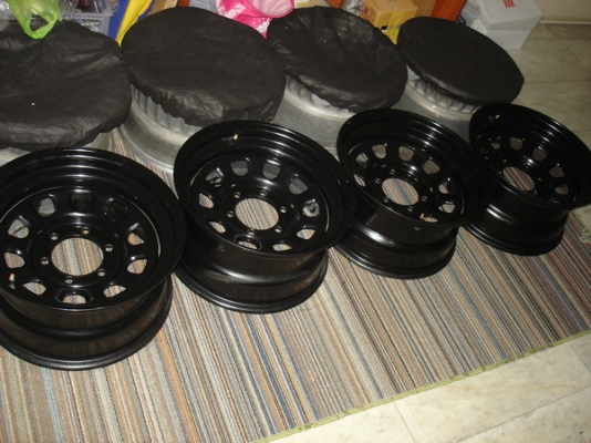 ขายล้อเหล็กออฟโรด  6 รู.....สวยๆ เชิญครับ