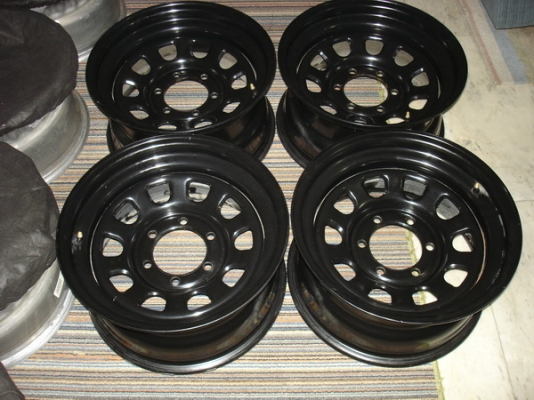 ขายล้อเหล็กออฟโรด  6 รู.....สวยๆ เชิญครับ