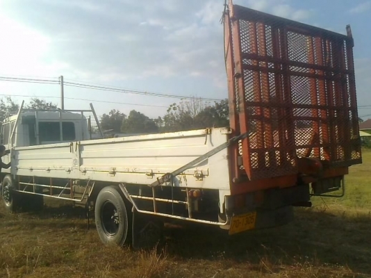 MITSUBISHI FUSO 165 HP 6D14 หกล้อช่วงยาว กระบะเหล็กยาว 7.20 เมตรมีหางไฮดรอลิกส์อย่างสวย เครื่องแรงดีแห้งดี หัวเก๋งเดิมๆบางๆภายในครบ แอร์ พวงมาลัยเพาเวอร์ ช่วงล่างคัชซีสวยไม่มีแตกบวม ยาง 9.00 ขอบ 20 สภาพดีพร้อมใช้งาน เอกสารทะเบียนภาษีครบถูกต้องพร้อมโอน ราค