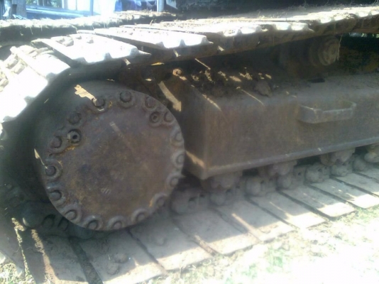 KOMATSU PC 200-5 ตูดแดงคอนโทรลสั้น ไฟฟ้าครบ รถบอดี้สวยมากๆครับคันนี้ เครื่องเดิมปั๊มเดิมทำงานเร็วไม่มีโหลด บูมอาร์มสวยไม่มีปะไม่มีดาม เอวแน่นดี ช่วฃล่างโซ่บูทใบแทรกหนาดีพร้อมใช้งานได้เลยครับ เอกสารสัญญาซื้อขาย ราคาต่อรองได้นะครับ