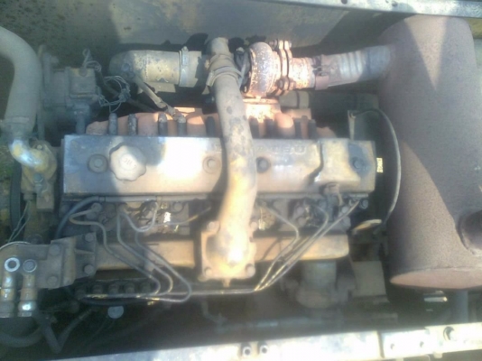 KOMATSU PC 200-5 ตูดแดงคอนโทรลสั้น ไฟฟ้าครบ รถบอดี้สวยมากๆครับคันนี้ เครื่องเดิมปั๊มเดิมทำงานเร็วไม่มีโหลด บูมอาร์มสวยไม่มีปะไม่มีดาม เอวแน่นดี ช่วฃล่างโซ่บูทใบแทรกหนาดีพร้อมใช้งานได้เลยครับ เอกสารสัญญาซื้อขาย ราคาต่อรองได้นะครับ