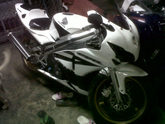 ขายcbr400มีหน้าเล่มต่อทะเบียนและ พ.ร.บแล้วคับ ราคาถูกๆ แรงๆหล่อๆคับสนใจติดต่อสอบถามได้เลยคับ