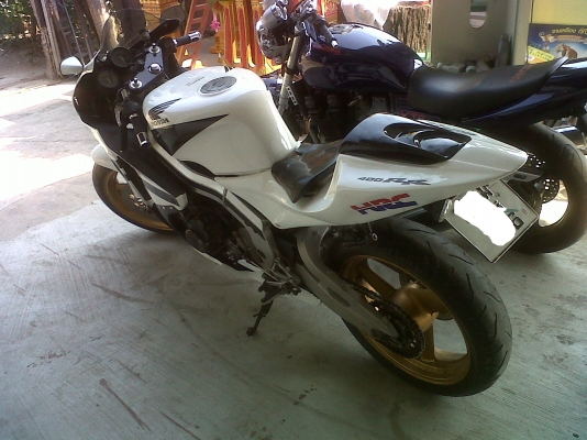 ขายcbr400มีหน้าเล่มต่อทะเบียนและ พ.ร.บแล้วคับ ราคาถูกๆ แรงๆหล่อๆคับสนใจติดต่อสอบถามได้เลยคับ