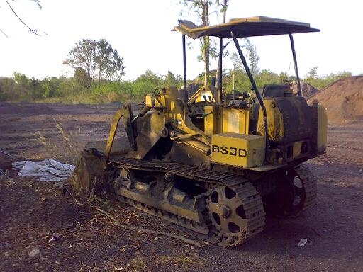 ขาย รถแทรกเตอร์ตีนตะขาบ ตัก ดิน, หิน, ทราย ( ขนาดเล็ก ) ขาย รถแทรกเตอร์ตีนตะขาบ ตัก ดิน, หิน, ทราย ( ขนาดเล็ก )