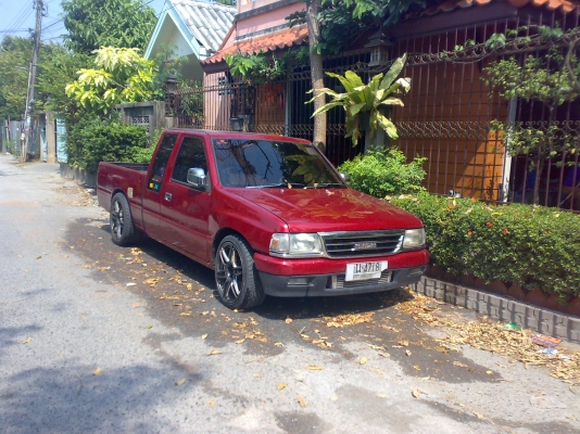 อีซูสุ รุ่นมังกรทอง ปี95แต่งเต็มเครื่องแรง 2 เจ ติดแก๊สหัวฉีดไฟฟ้า สนใจติดต่อมาได้เลยครับ